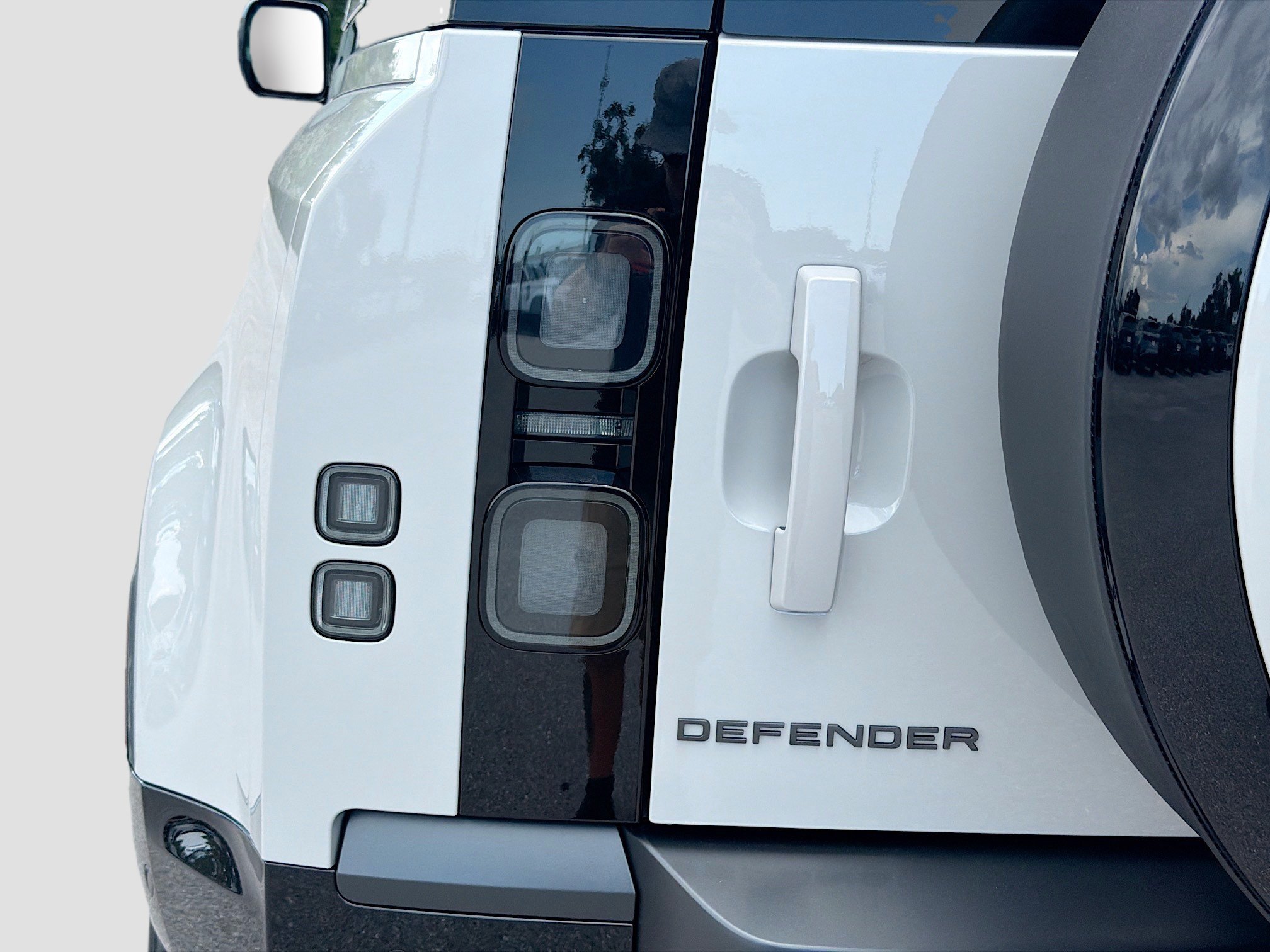 New 2026 Borasco Grey Land Rover X-Dynamic SE image 10
