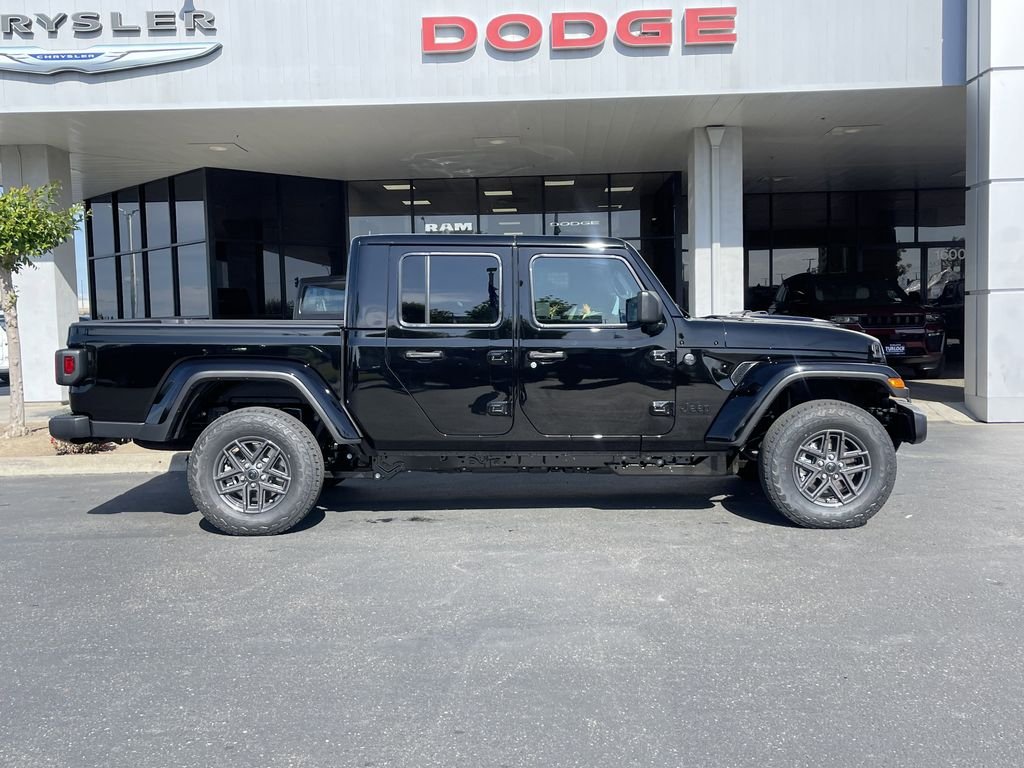 New 2026 Black Clear-Coat Exterior Paint Jeep Sport S image 6