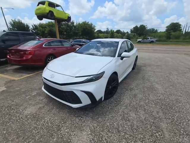 Used 2025 Ice Toyota SE image 1