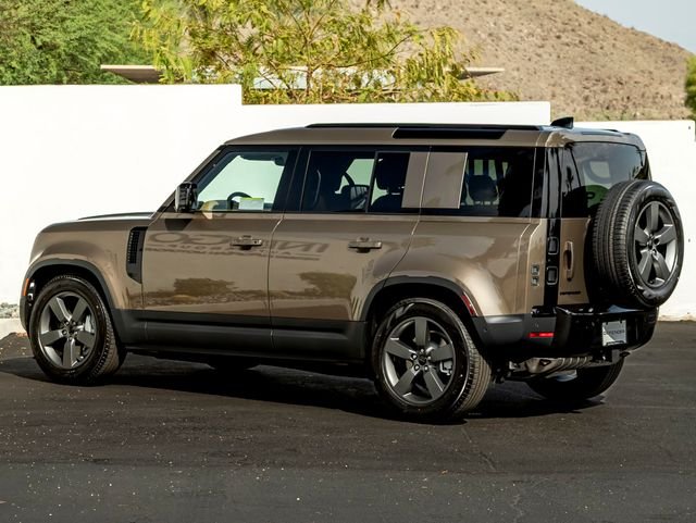 New 2026 Gondwana Stone Metallic Land Rover S image 9