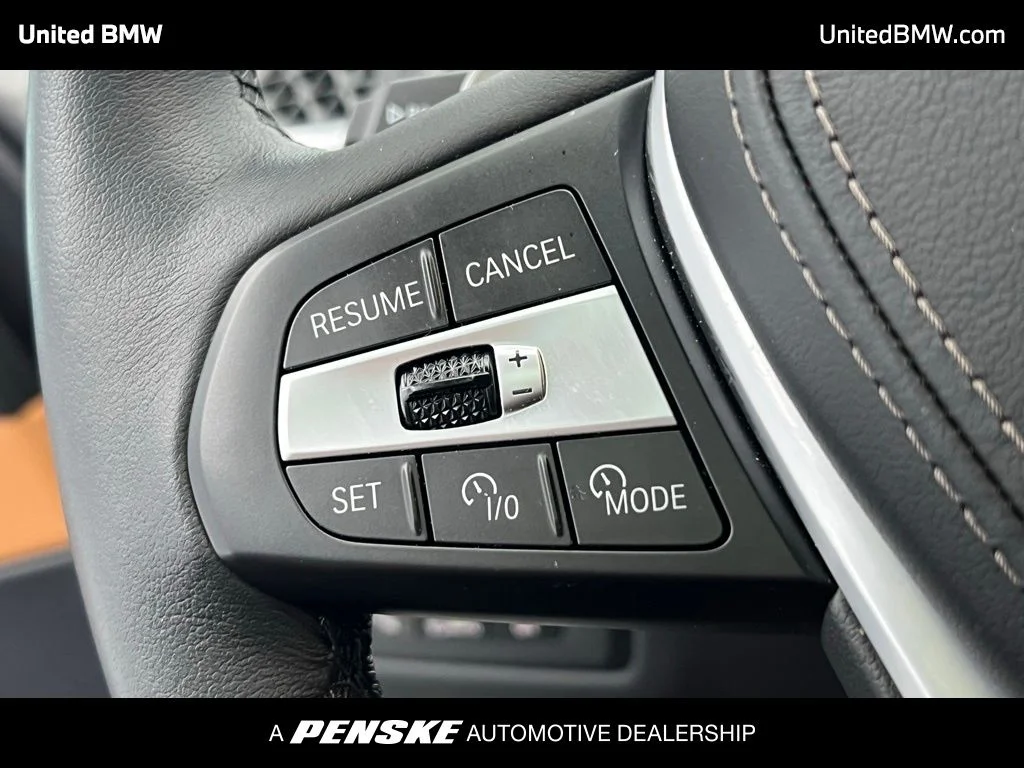 Used 2025 White Metallic BMW xDrive40i image 19
