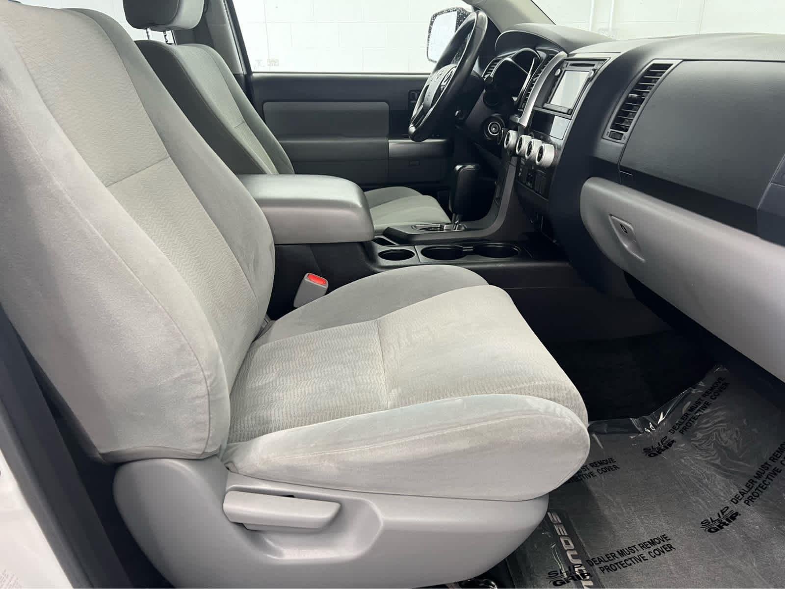 Used 2018 Super White Toyota SR5 image 26