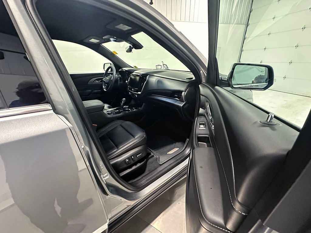 Used 2023 Sterling Gray Metallic Chevrolet LT Leather image 27
