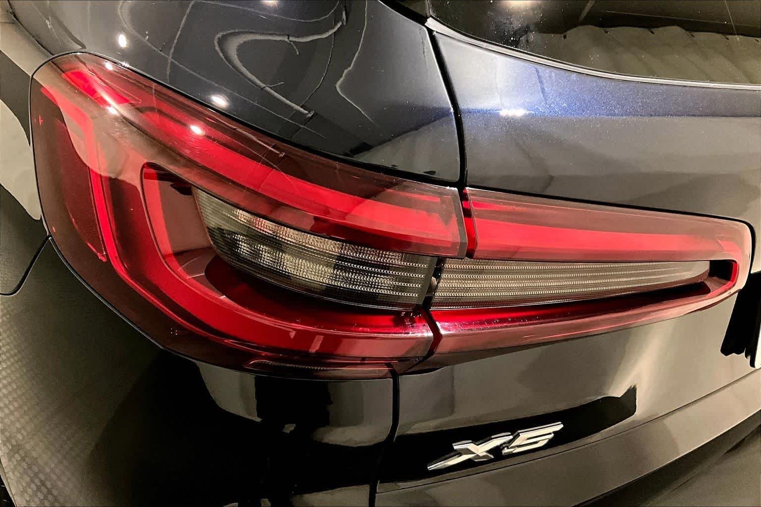 Used 2019 Carbon Black Metallic BMW xDrive40i image 27