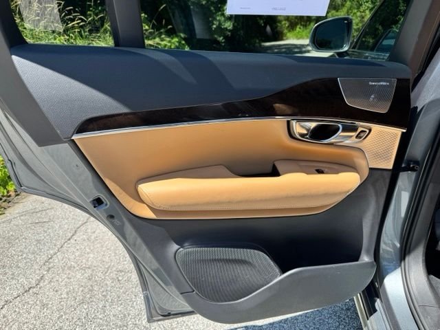 Used 2017 Gray Metallic Volvo T6 Momentum image 11