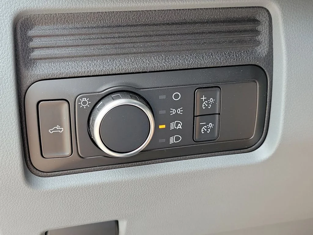 New 2026 Oxford White Ford F-350® XL image 30