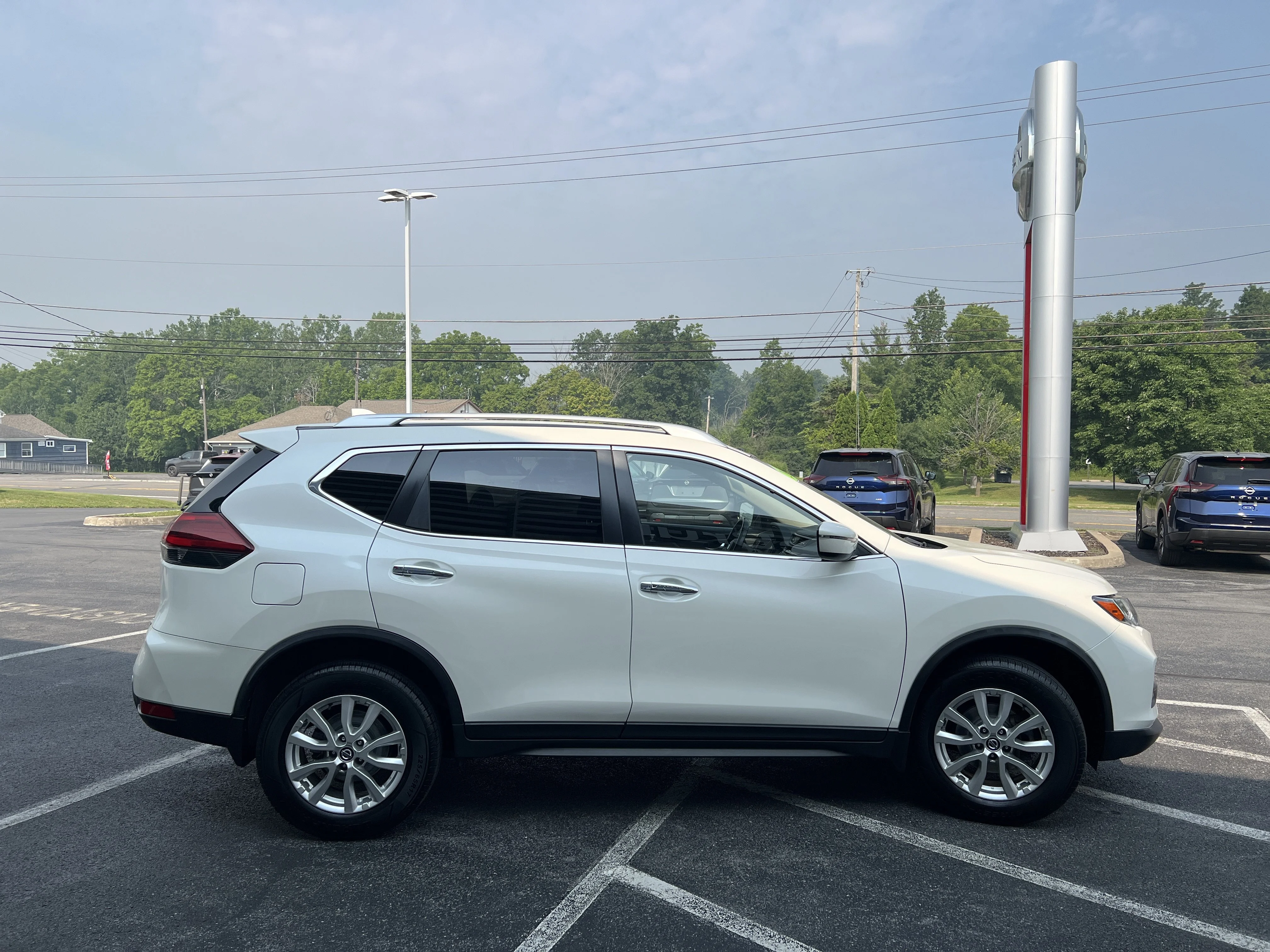 Used 2020 Pearl White Tricoat Nissan SV image 8