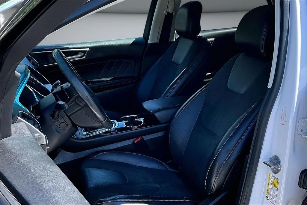 Used 2016 White Ford Sport image 21