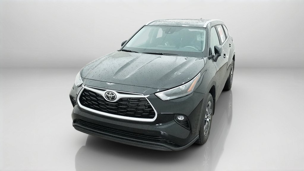New 2026 Midnight Black Metallic Toyota XLE image 10