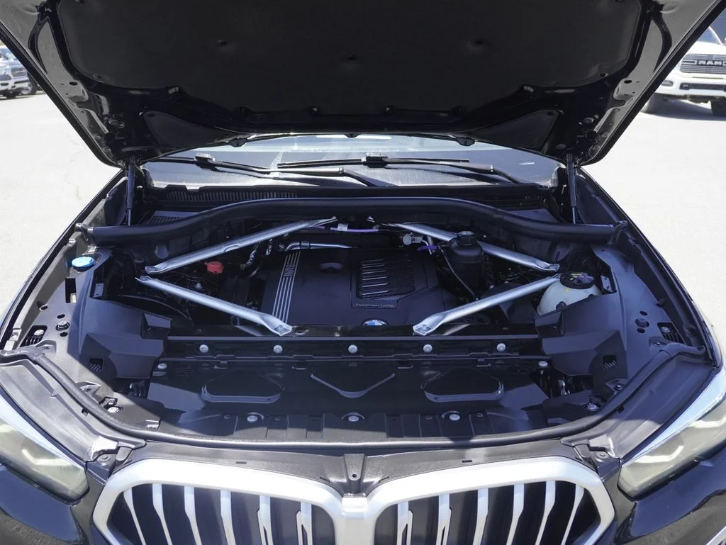 Certified Used 2022 Black BMW xDrive40i image 32