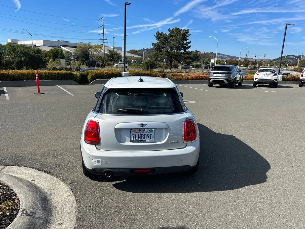 Used 2015 White MINI Base image 6