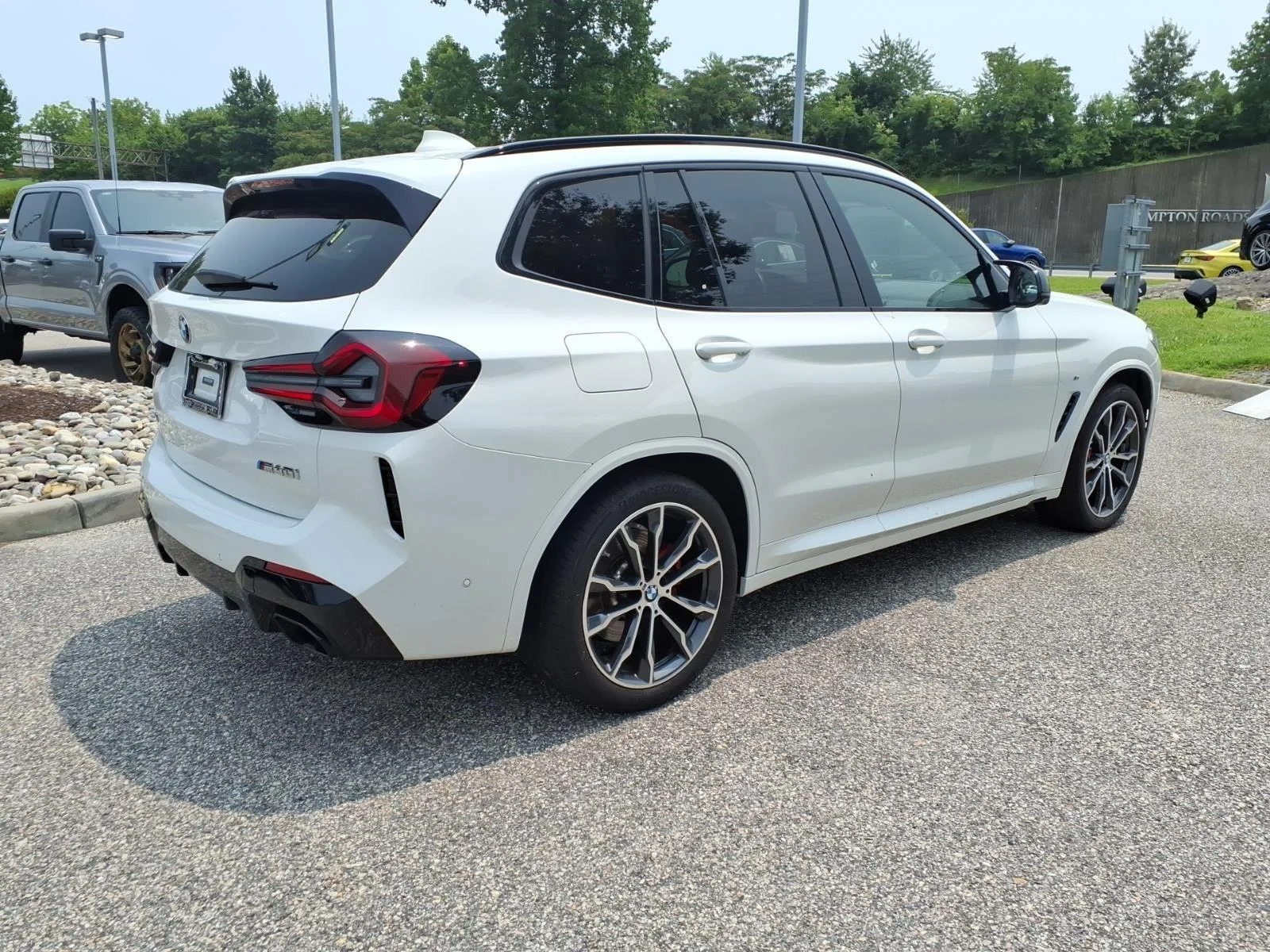 Used 2022 Alpine White BMW M40i image 6