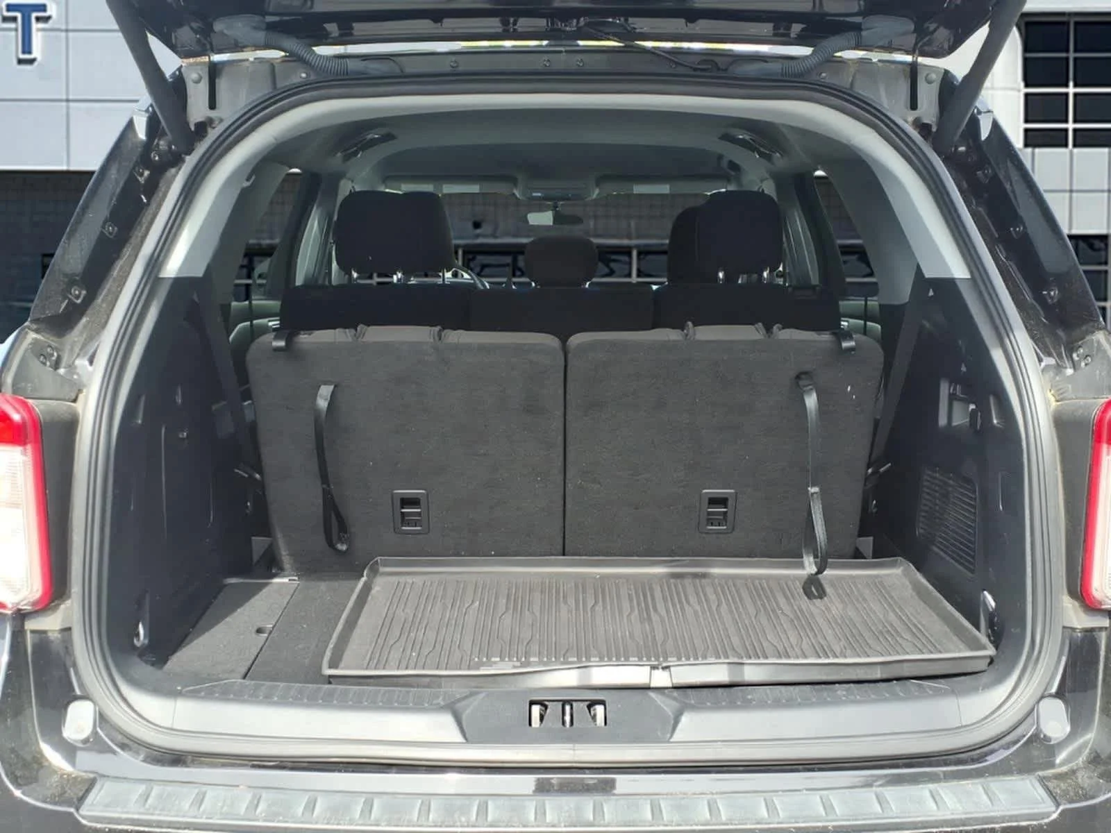 Used 2023 Agate Black Metallic Ford XLT image 7