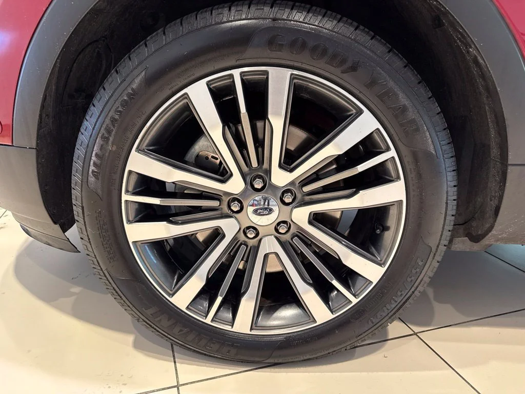 Used 2016 Ruby Red Metallic Ford Platinum image 9
