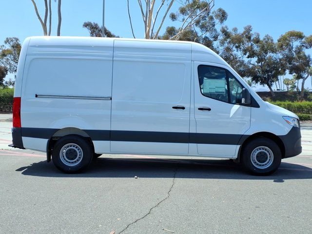New 2026 Arctic White Mercedes-Benz Worker image 22