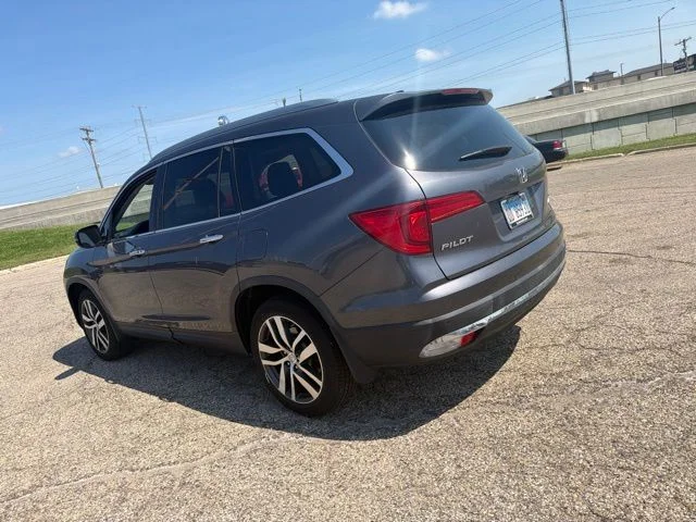 Used 2018 Gray Honda Touring image 4