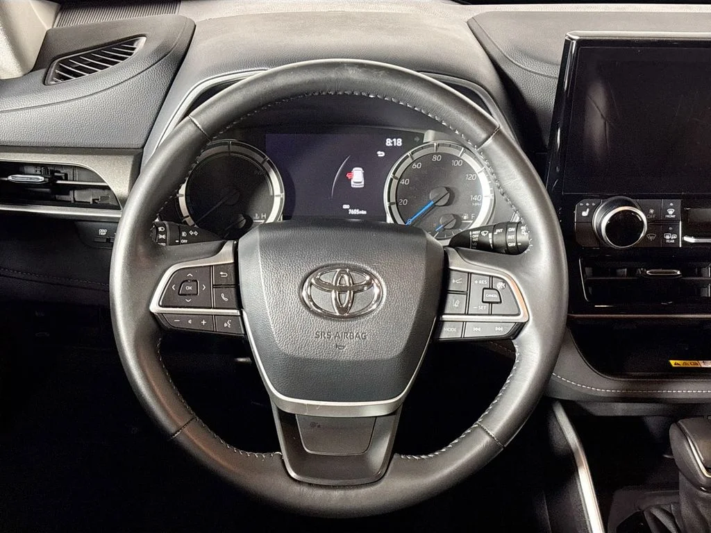 Used 2024 Blue Toyota XLE image 13