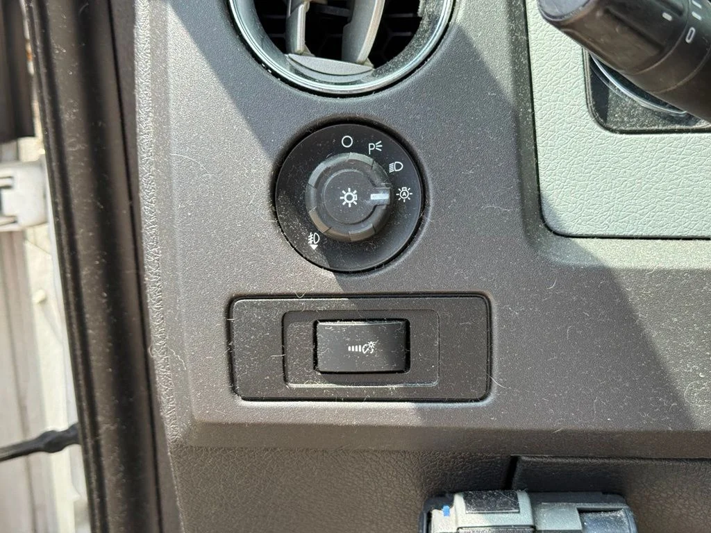Used 2011 Silver Ford XLT image 19
