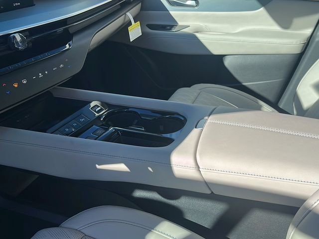 New 2026 Everest White Pearl TriCoat / Super Black Two-tone Nissan Platinum image 29