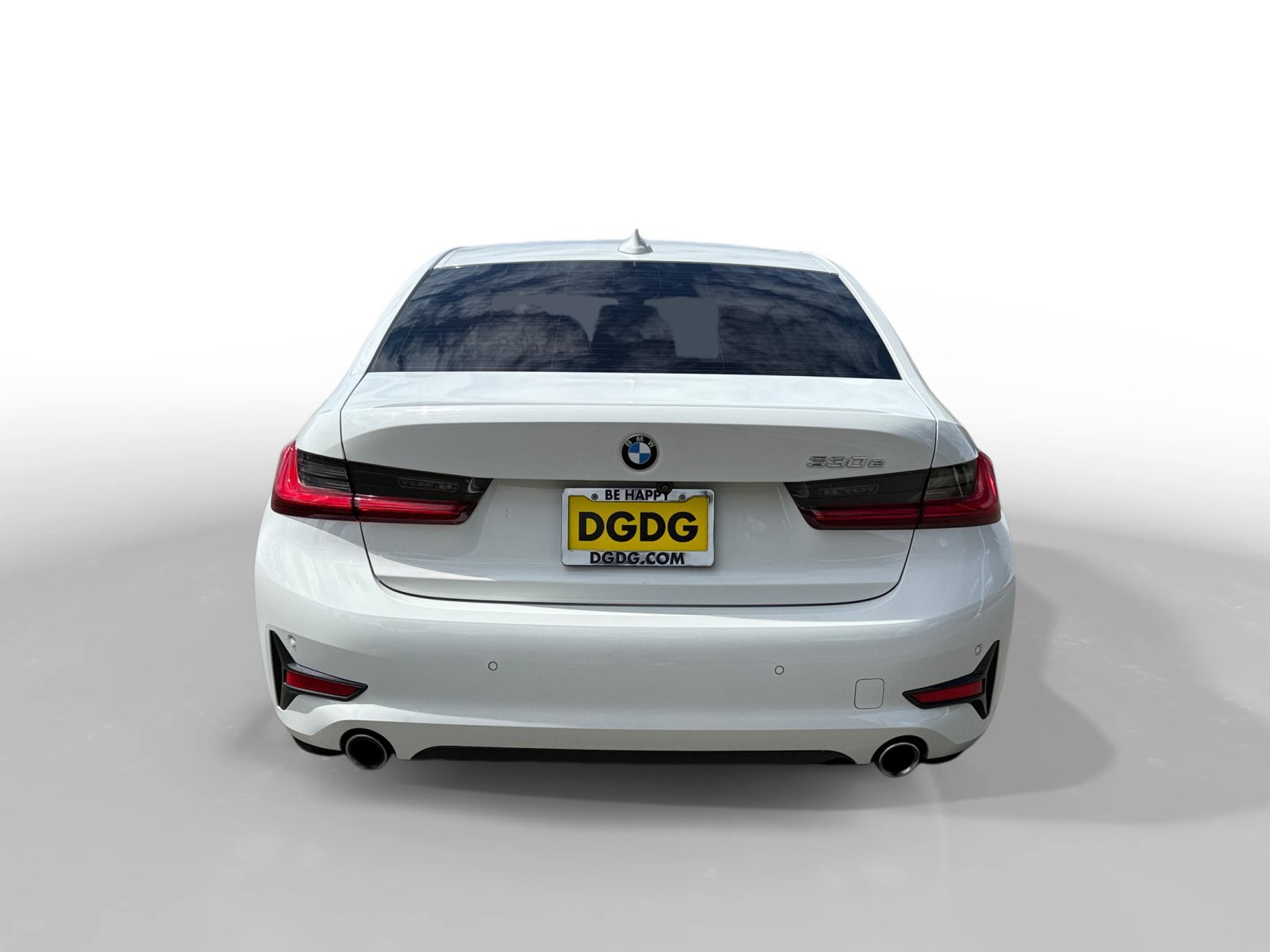 Used 2021 Alpine White BMW 330e iPerformance image 4