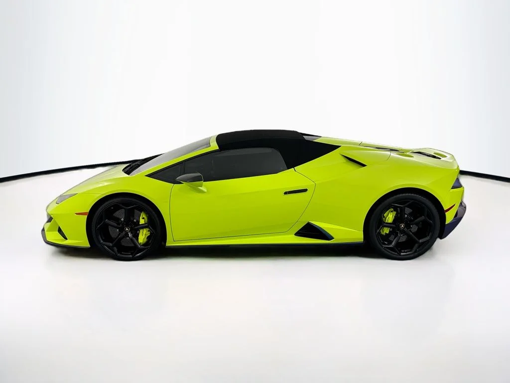 Used 2020  Lamborghini  image 42