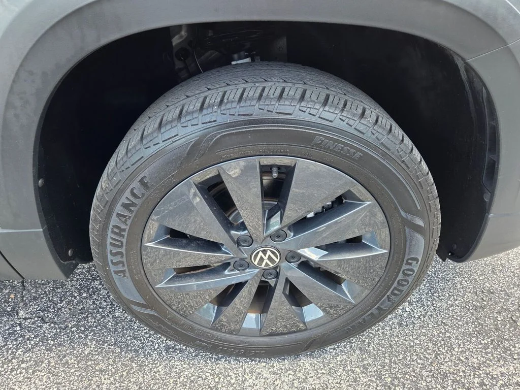 Used 2022 Gray Volkswagen 1.5T S image 18