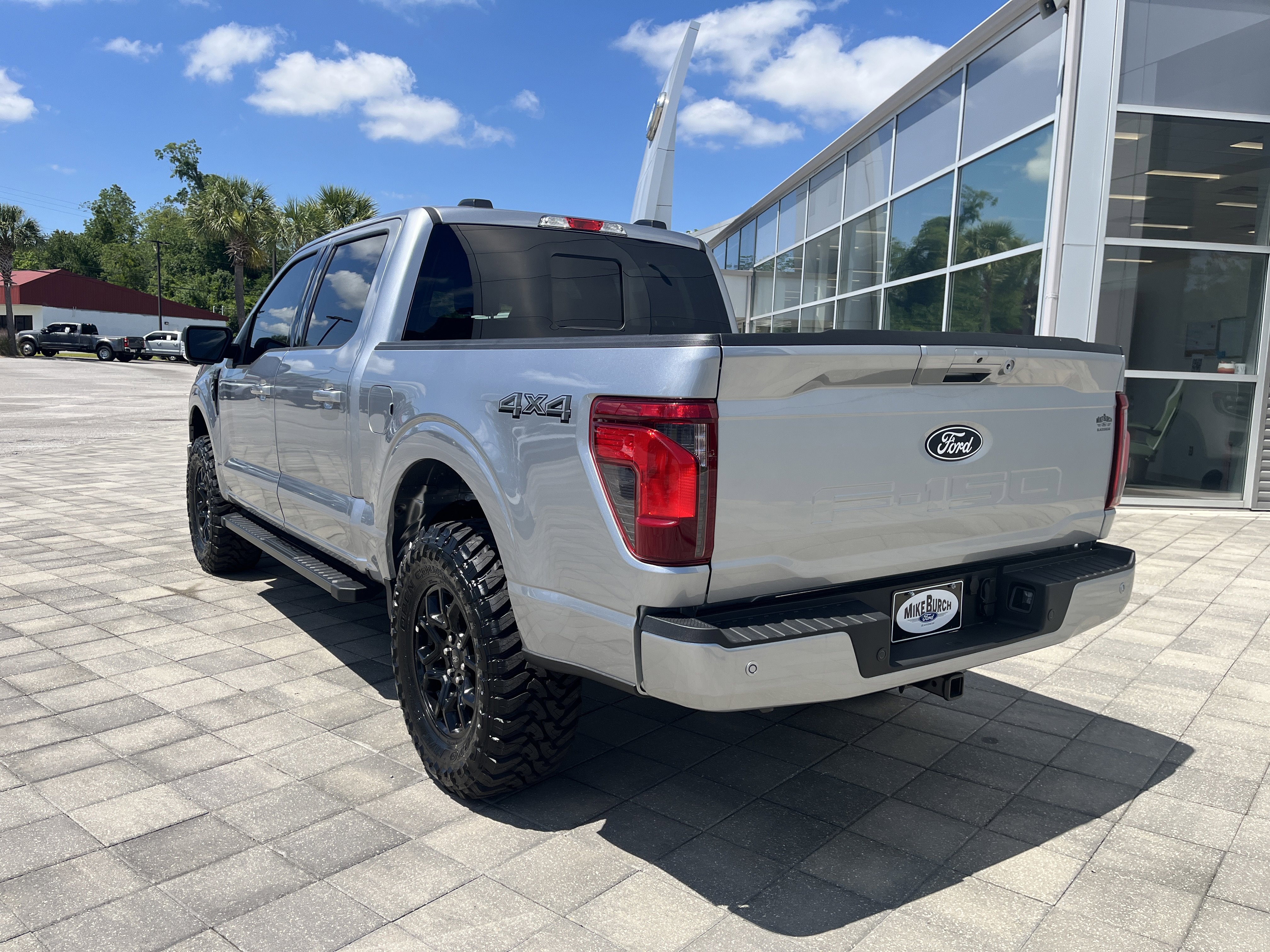 New 2026 Iconic Silver Metallic Ford XLT image 4