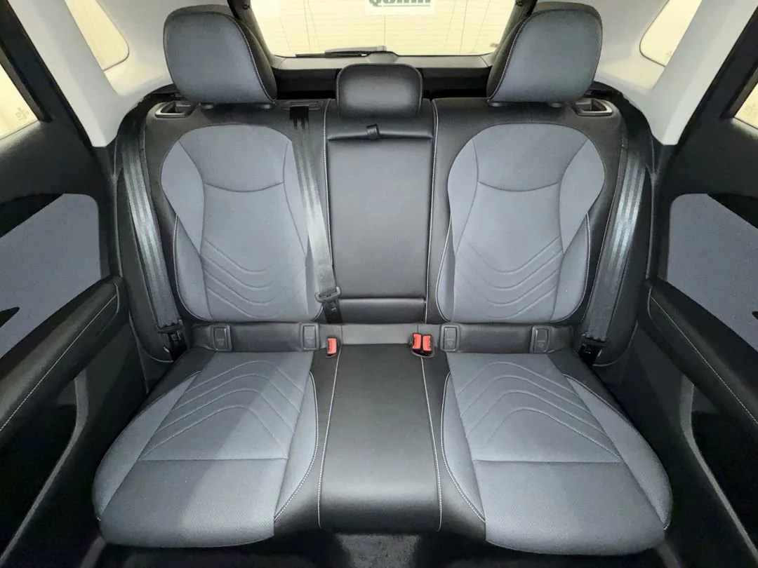 New 2026 Platinum Gray Metallic Volkswagen SE image 21