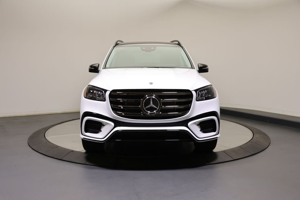 New 2026 MANUFAKTUR Moonlight White Metallic Mercedes-Benz GLS 450 image 2