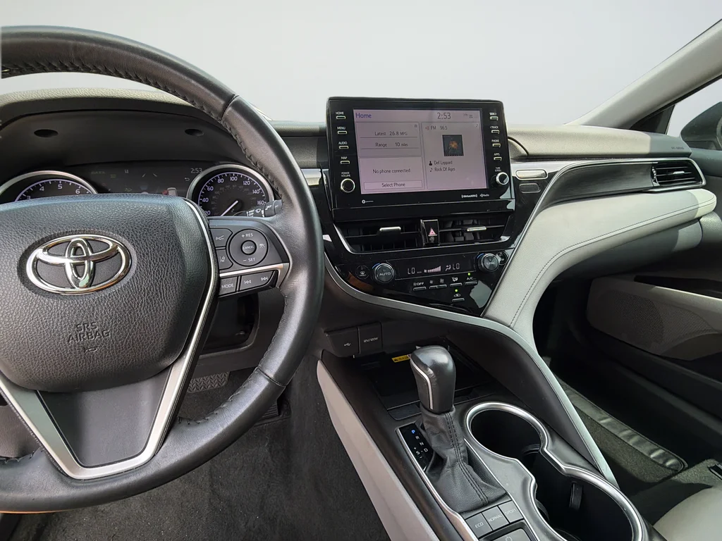 Used 2022 Silver Toyota XLE image 18