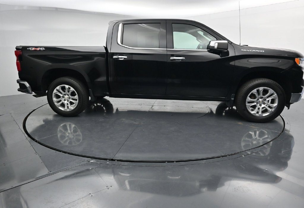 Used 2022 Black Chevrolet LTZ image 9
