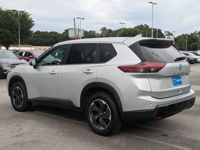 Used 2024 Silver Nissan SV image 3