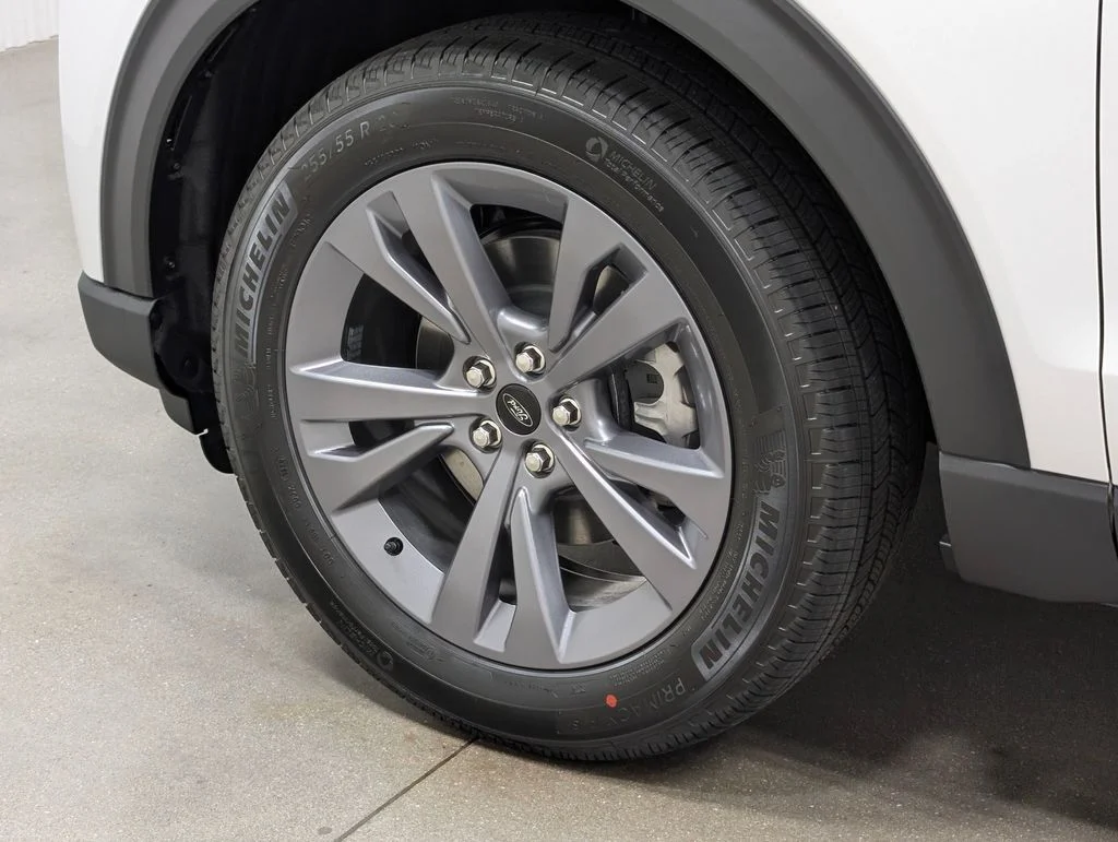 New 2026 Star White Metallic Tri-Coat Ford Active image 2