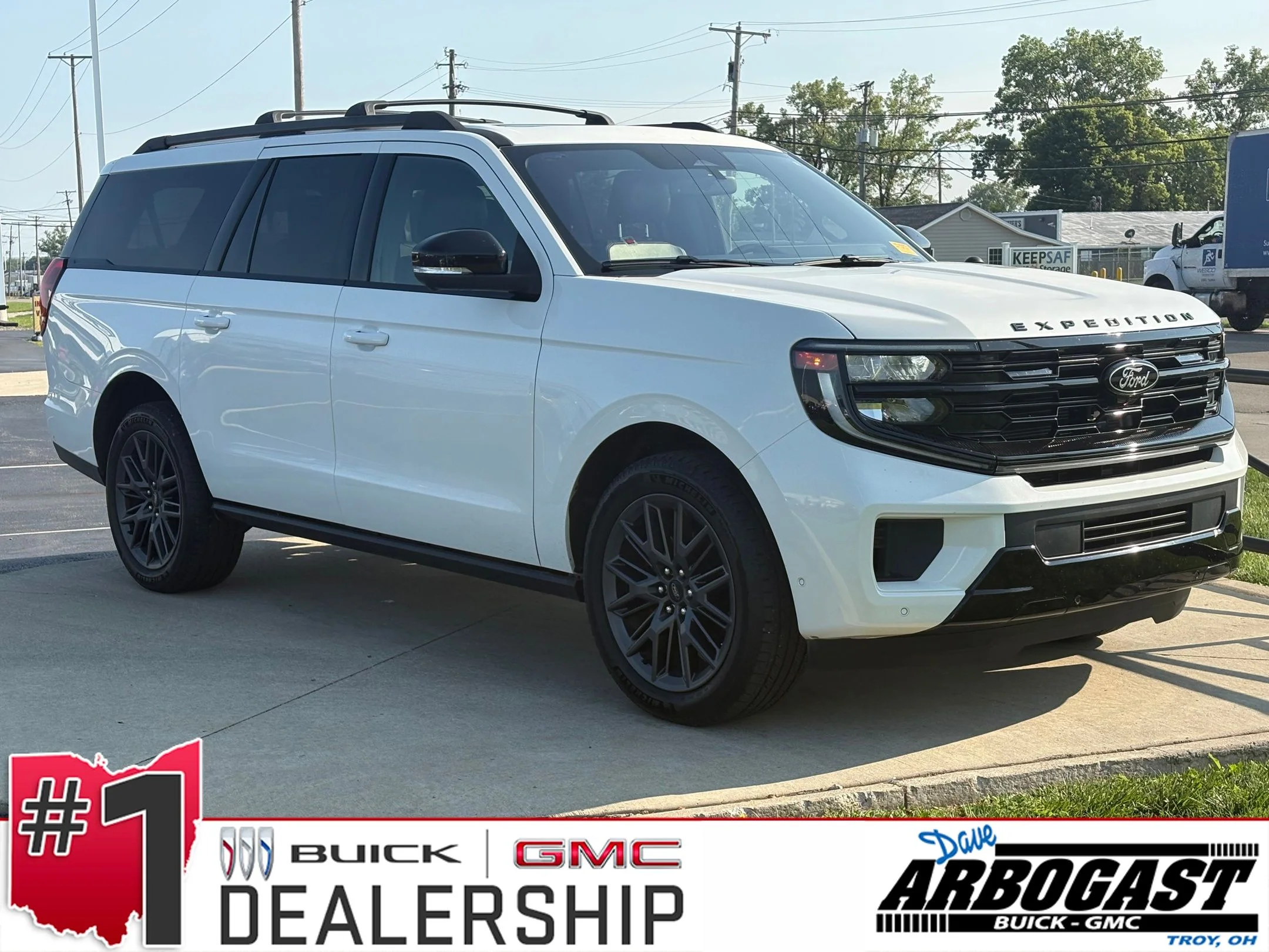 Used 2025 White Metallic Ford Platinum image 1