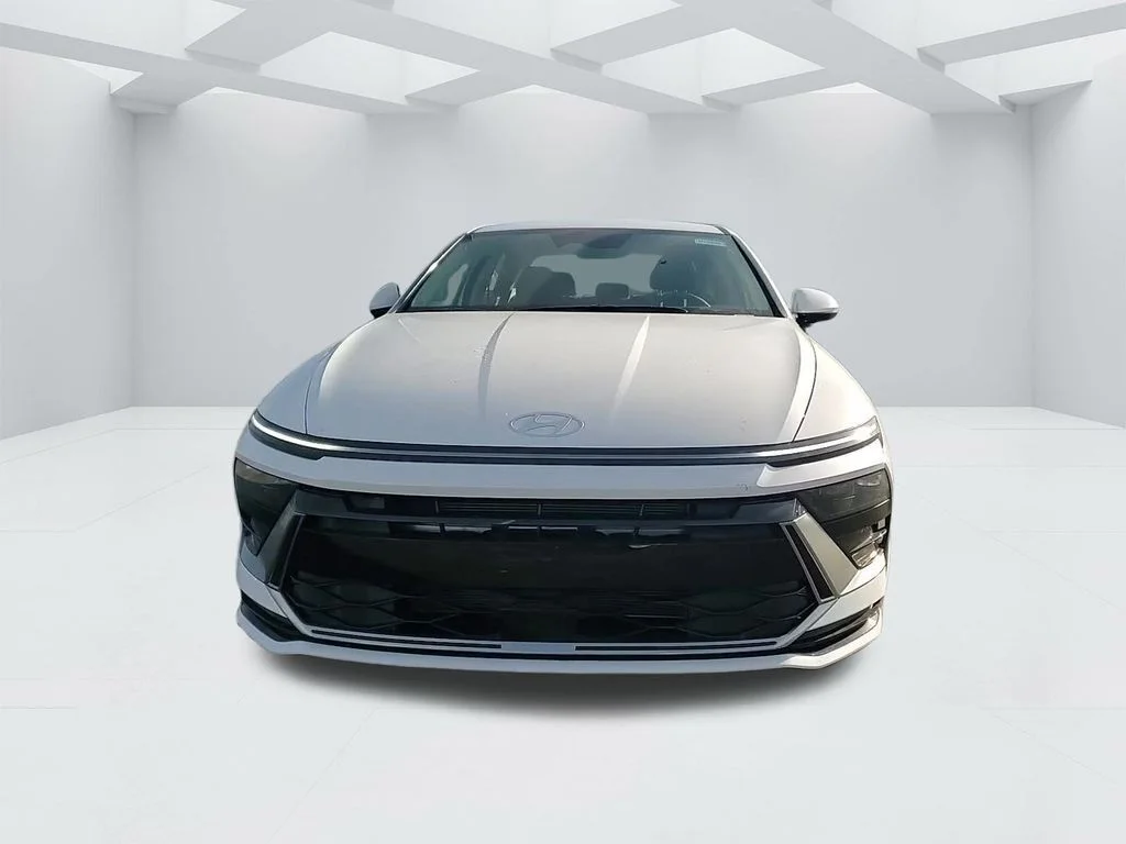 New 2026 White Hyundai SEL Sport image 2