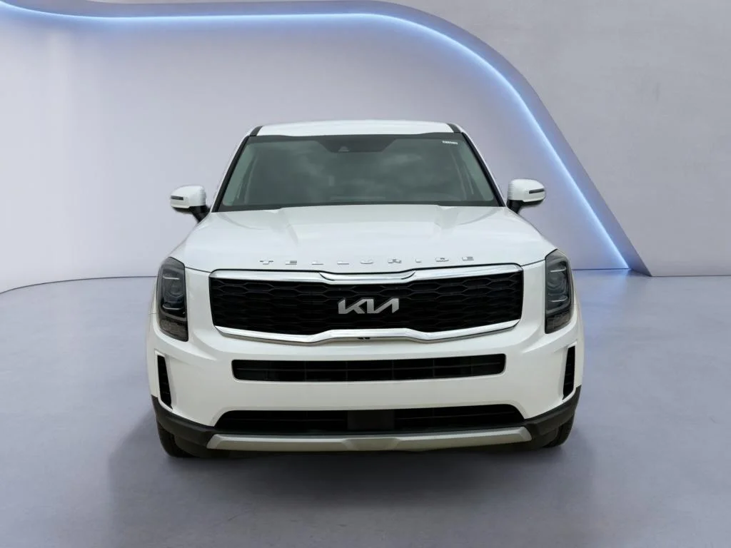 Used 2022 Glacial White Pearl Kia LX image 9