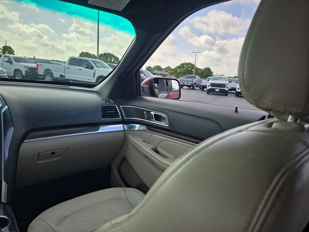 Used 2018 Red Ford Limited image 11