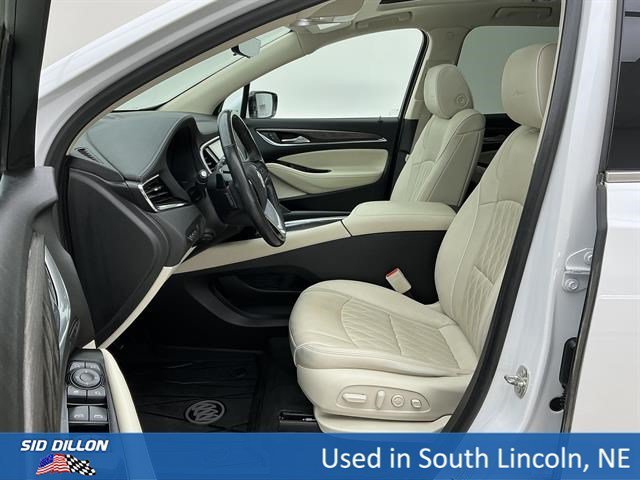 Used 2023 White Frost Tricoat Buick Avenir image 17