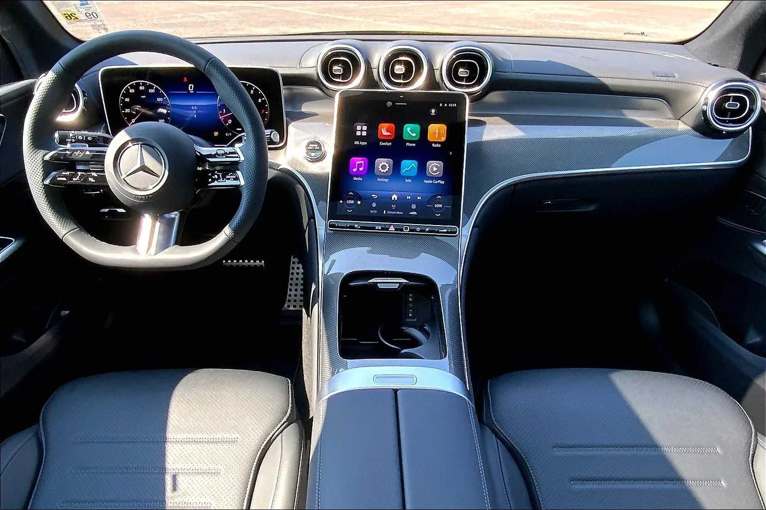 New 2026 Black Mercedes-Benz GLC 300 image 5
