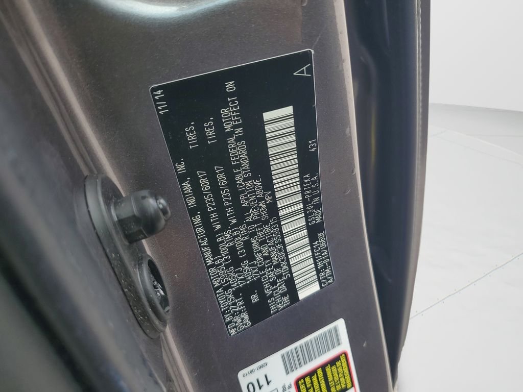 Used 2015 Gray Toyota LE image 26
