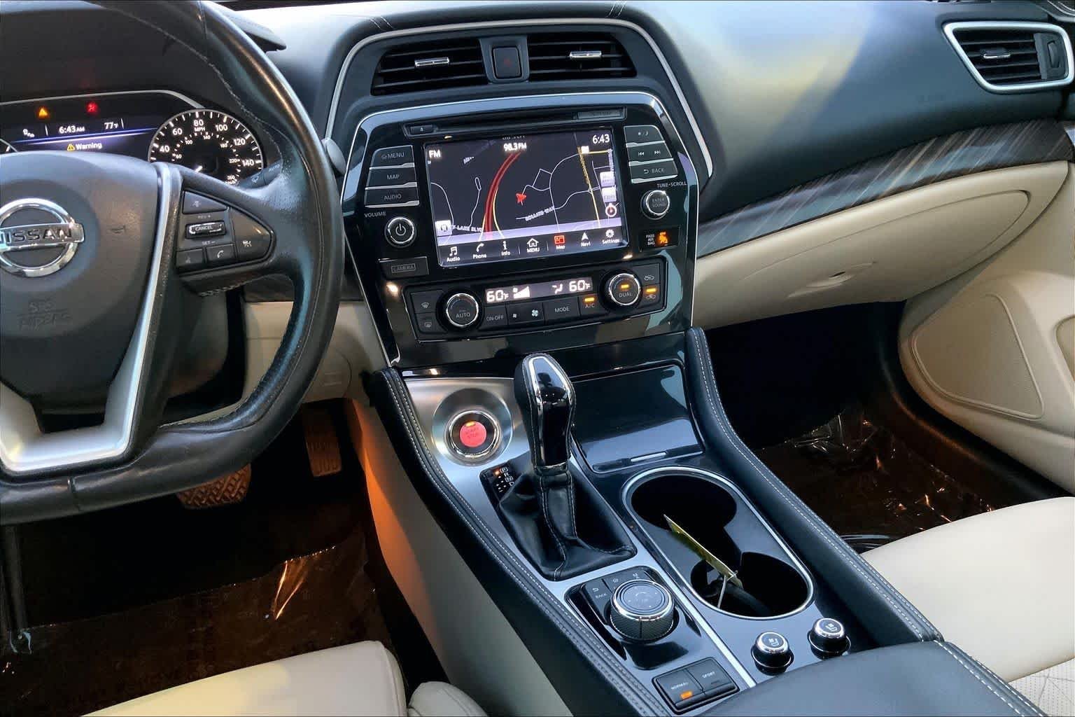Used 2017 Super Black Nissan Platinum image 7