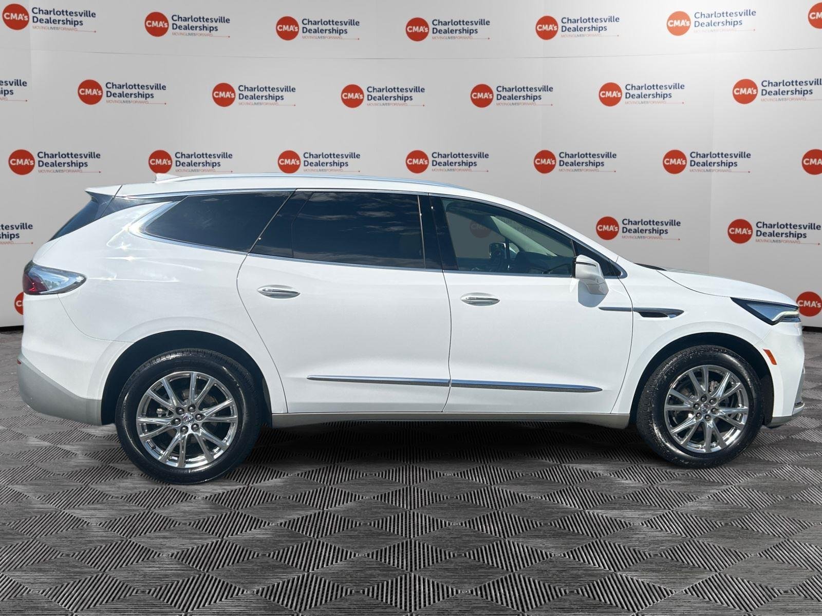 Used 2023 Summit White Buick Essence image 6