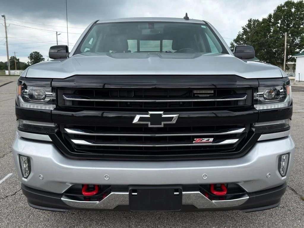 Used 2018 SILVER ICE METALLIC Chevrolet LTZ image 17