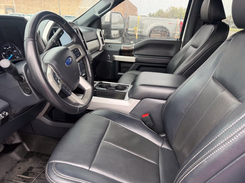 Used 2022 White Ford Lariat image 25