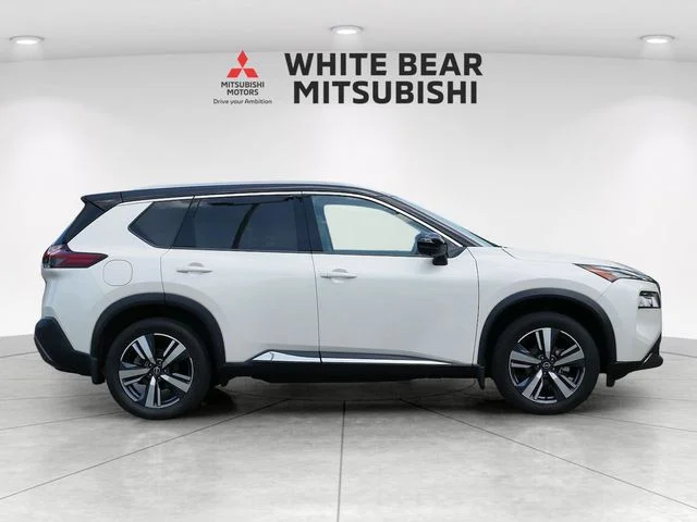 Used 2023 Pearl White Nissan SL image 6