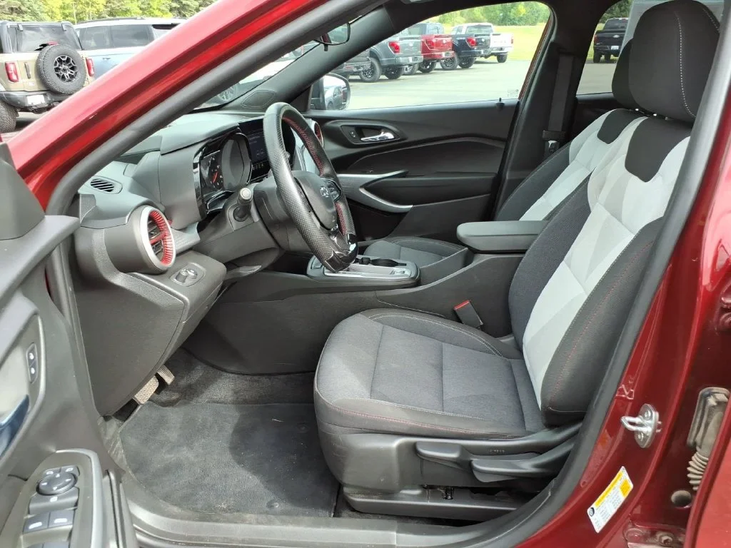 Used 2024 Crimson Chevrolet 1RS image 10