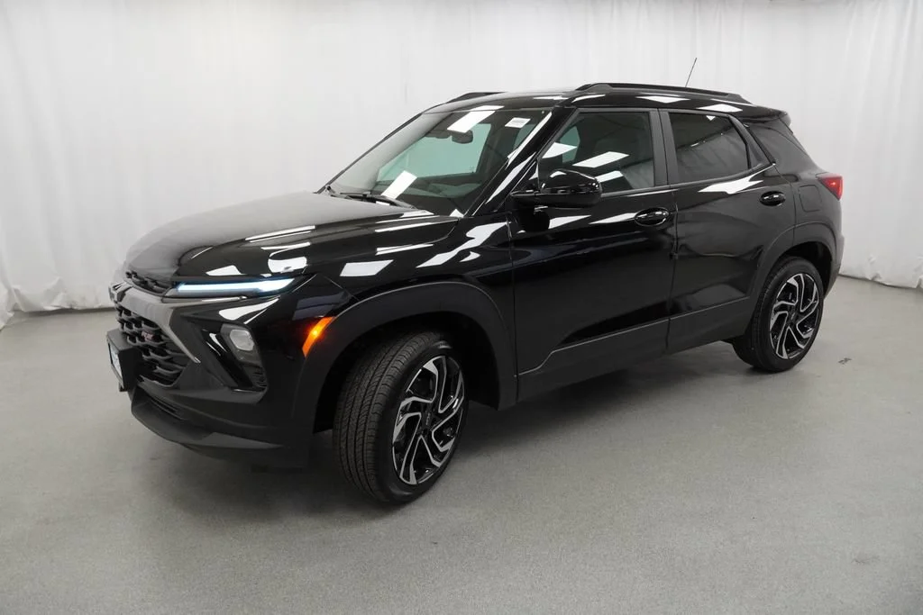 New 2026 Mosaic Black Metallic Chevrolet RS image 3