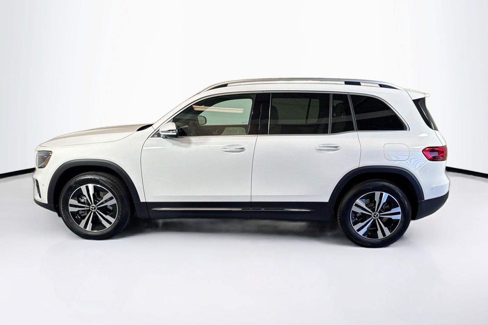 New 2026 Polar White Mercedes-Benz GLB 250 image 8