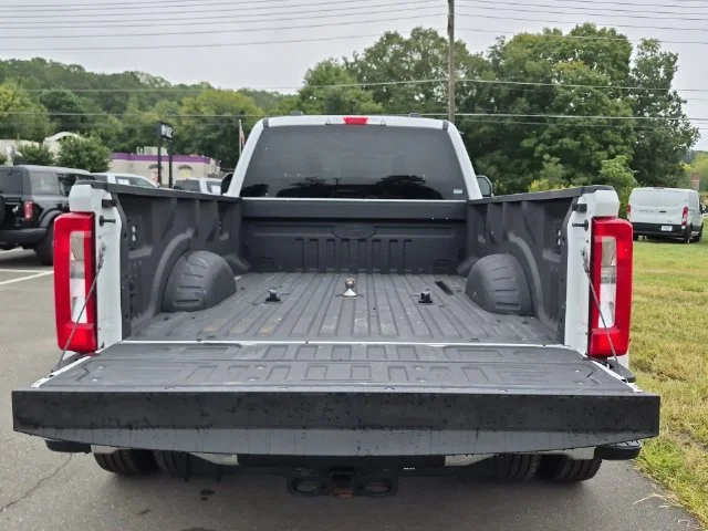 Used 2025 White Ford XLT image 32