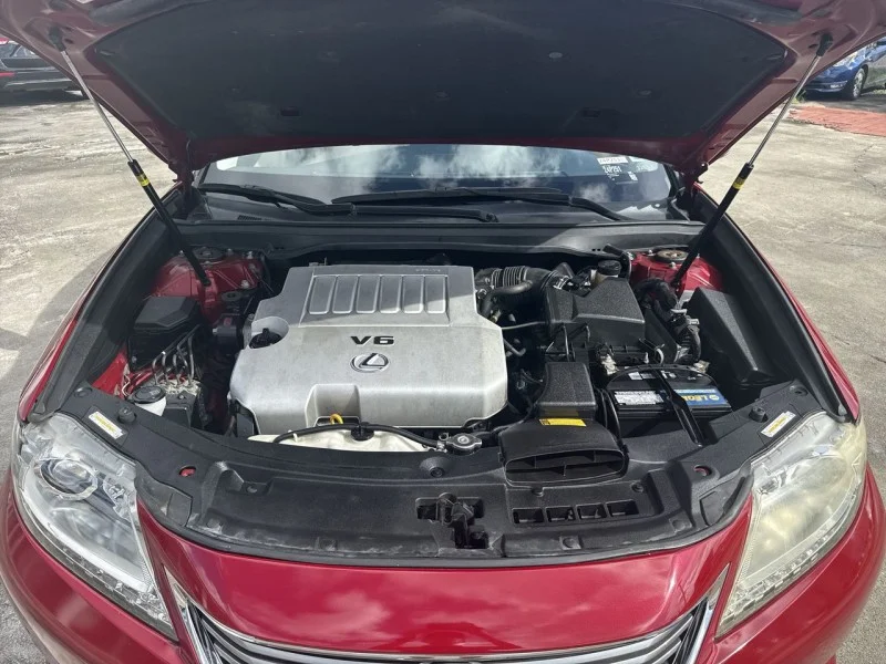 Used 2015 Red Lexus  image 14